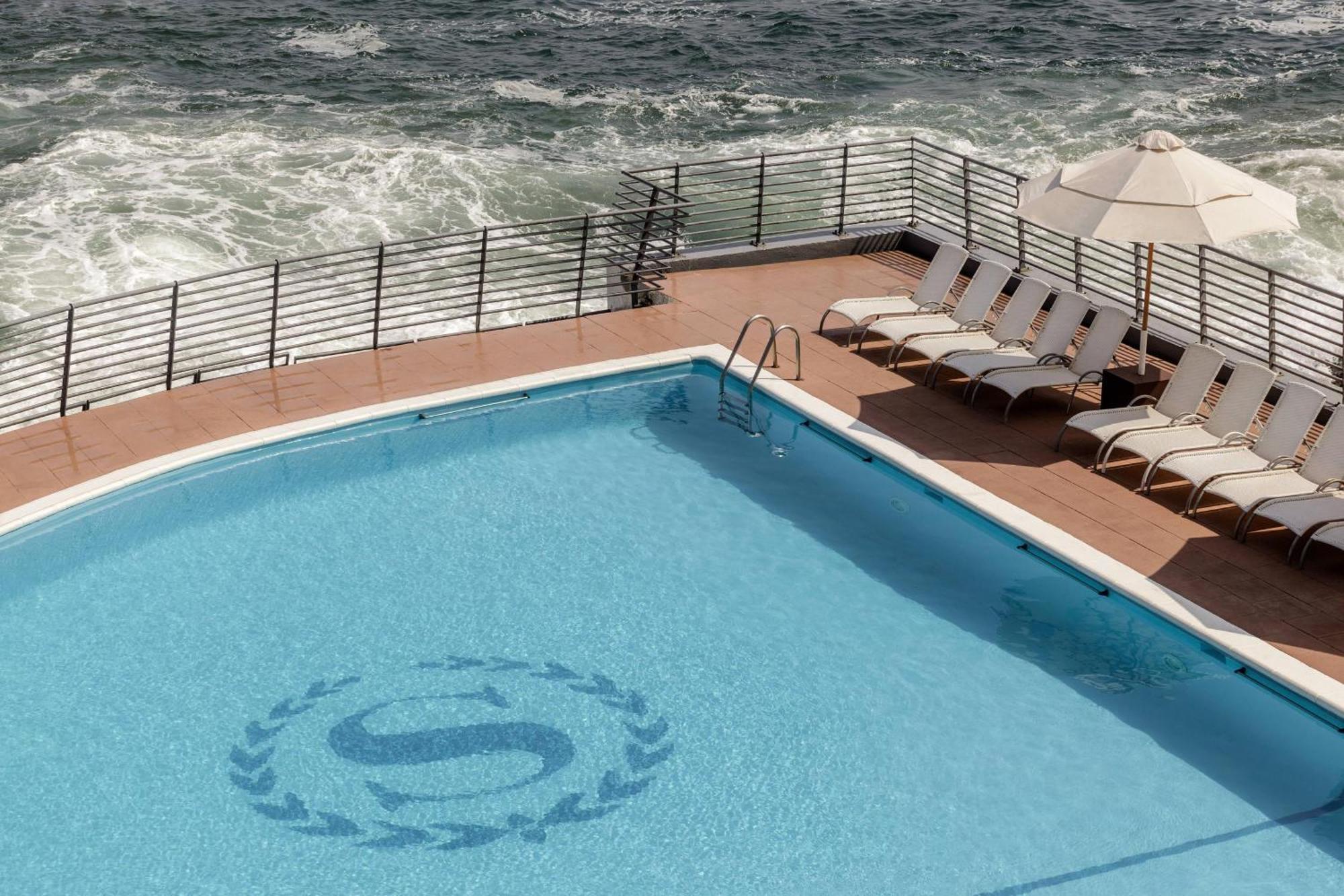 Sheraton Miramar Hotel & Convention Center Vina del Mar Exterior photo The pool on the top deck of the ship