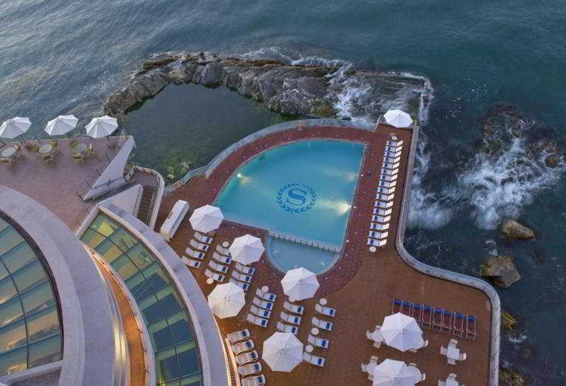 Sheraton Miramar Hotel & Convention Center Vina del Mar Exterior photo Aerial view of the pool